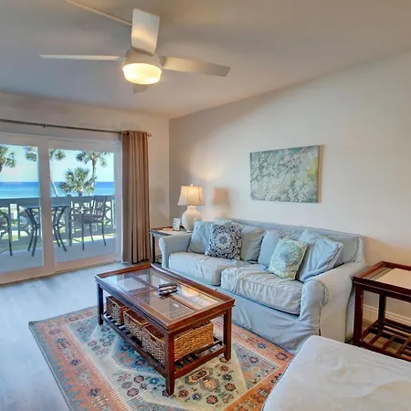 El Matador 427 - Gulf Front With Views Of The Gulf And Pool - Includes Seasonal Beach Service!